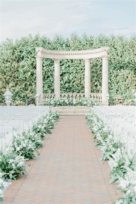 Gorgeous Living Wedding Aisle Decor Ideas | by Bride & Blossom, NYC's ...