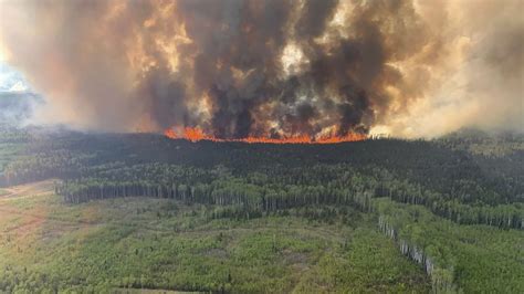 Smoke from Canadian fires is pouring into the US and could linger for ...