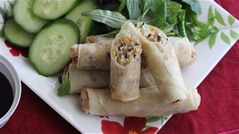 Cha Gio Chay (Vietnamese Vegetarian Egg Rolls) - YouTube