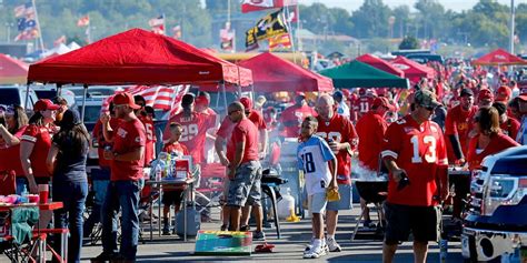 How Much The Average Fan Spends On An NFL Tailgate - AskMen