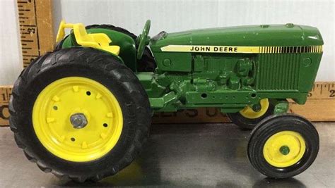 ERTL John Deere Tractor - Sherwood Auctions