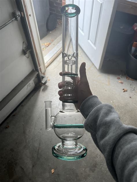 Tank glass vs Whomp It bong : r/Bongs