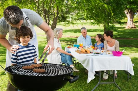 Virginia Homes: How to Host a Successful Backyard BBQ