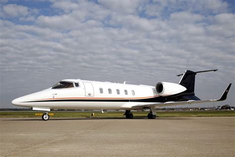 A Comprehensive Review of the Learjet 60 and Learjet 60XR | Elliott Jets