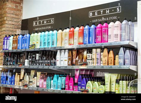 Beths hair salon store hi-res stock photography and images - Alamy