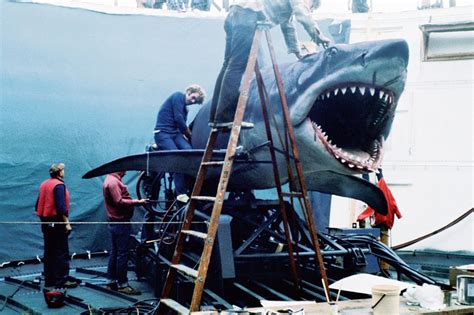 Amazing behind the scenes photos from the making of the film 'Jaws ...