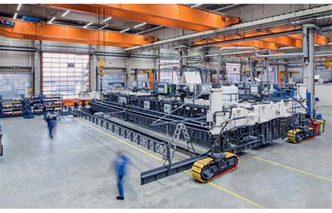 Wirtgen SP 1600 slipform paver sets world records during concrete paving