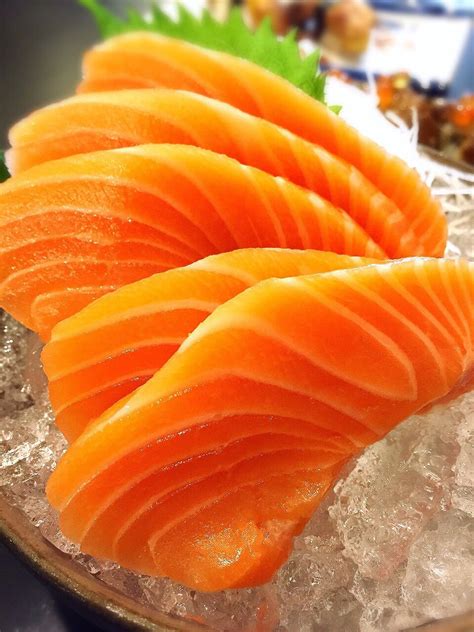 Salmon sashimi Raw Salmon, Salmon Roe, Good Food, Yummy Food, Delicious ...