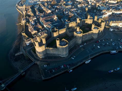 Castell Caernarfon (Cadw) | VisitWales