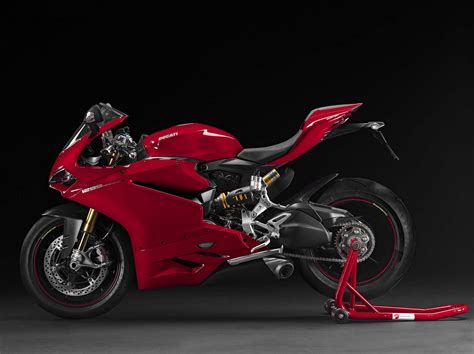 Ducati 1299 Panigale - 205hp, Across the Board - Asphalt & Rubber