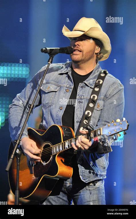 Toby keith concert hi-res stock photography and images - Alamy