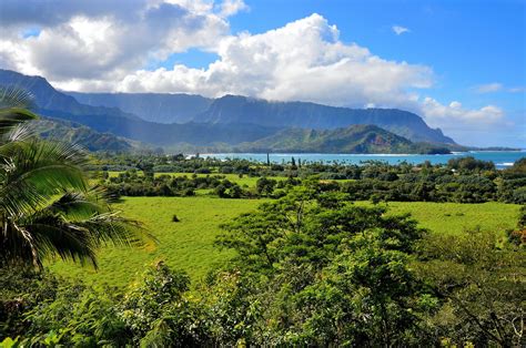 Hanalei Valley Lookout near Princeville on Kaua’i, Hawaii - Encircle Photos