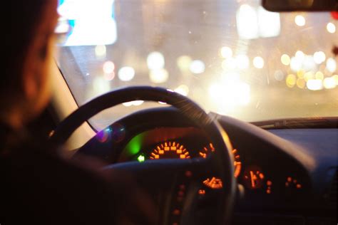 6 Safety Tips for Night Driving - Spektrum Glasses