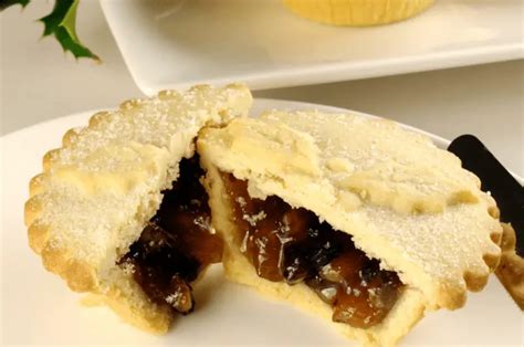 Shortcrust Pastry Mince Pies - Simple Home Cooked Recipes