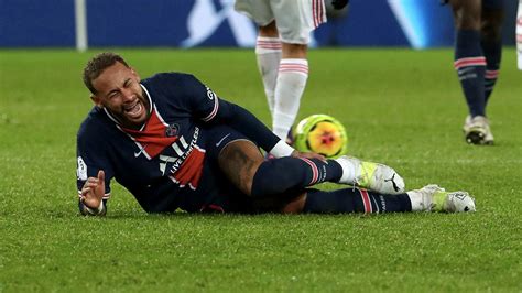 PSG faces anxious wait on Neymar injury after Brazilian star ...