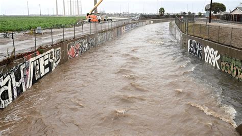 Pacific storm that unleashed coastal flooding pushes across Southern ...