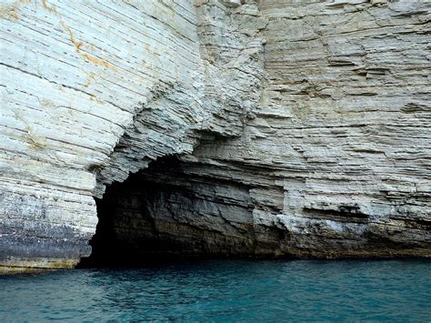 one of many gargano caves | _DSCG0015 (4) | H T | Flickr