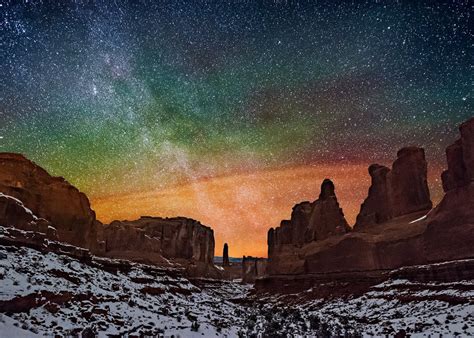 The Milky Way over Arches National Park, Utah [1600×1143] By Wayne ...