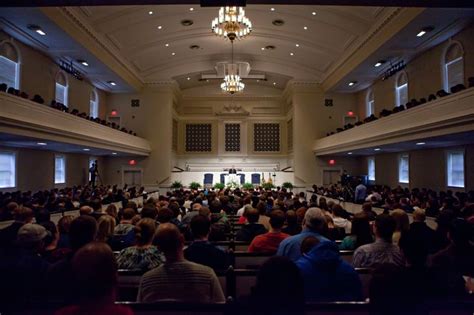 The Southern Baptist Theological Seminary community gathers on their ...