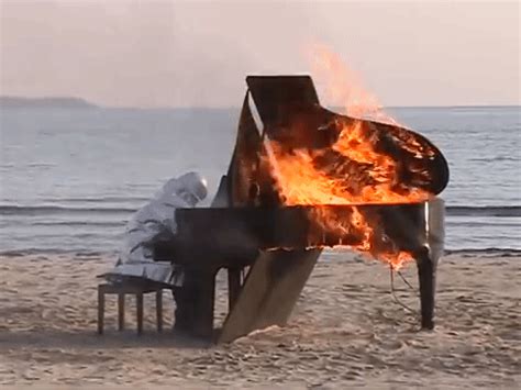 This Man Playing A Burning Piano Sums Up 2016 Perfectly | Telekom ...