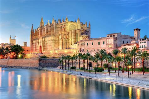 Palma de Mallorca Cruise Port and Terminal Information