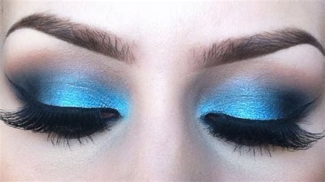 Vibrant blue eyeshadow tutorial l Sigma resort inspired look. - YouTube