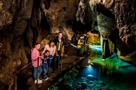 Jenolan Caves: Imperial Cave Tour: Triphobo