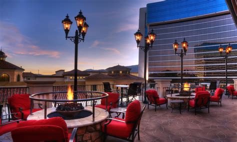 Lounges & Bars | Peppermill Reno Nightlife & Entertainment