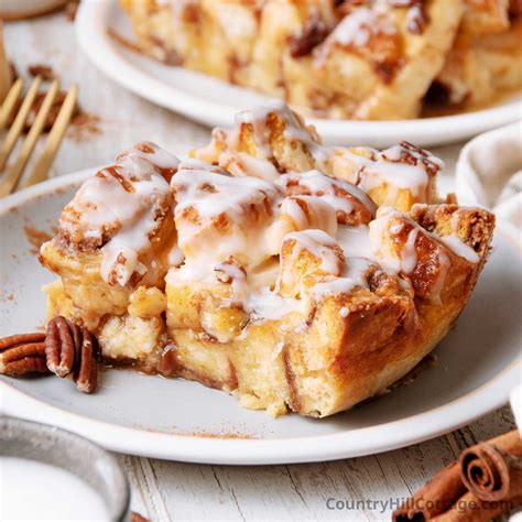 Easy Pillsbury Cinnamon Roll Casserole