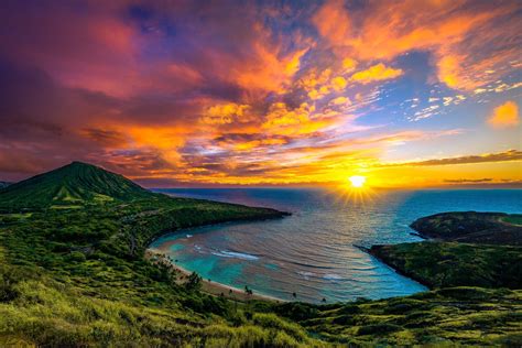 Fire Sky ... Sunrise at Hanauma Bay in Oahu, Hawaii -- by Shane Myers ...