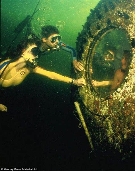 The Jules Undersea Lodge in Florida where guests have to DIVE 21FT to ...