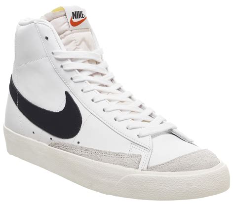 Nike Blazer Mid 77 Trainers White Black - Unisex Sports