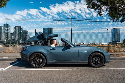 Review Mazda MX-5 RF 2023 - News7g