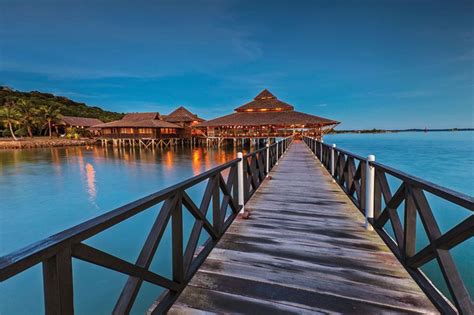 The Kelong Seafood Restaurant, Bintan. | Romantic getaway, Travel ...