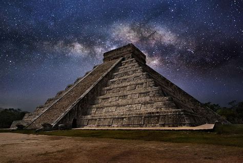 Beautiful photograph of Milky Way over El Castillo pyramid at night ...