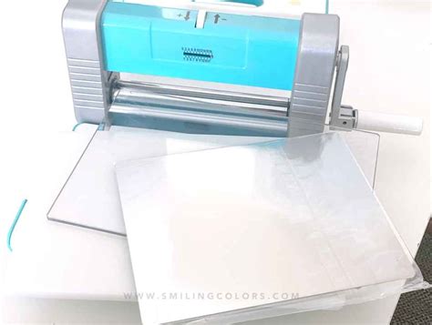 How to use a Die Cutting Machine for CRAFTING - Smiling Colors