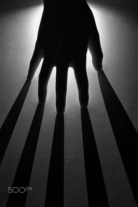 Pin su Shadows | Fotografia concettuale, Fotografia di ritratto ...