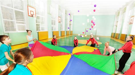 How Can Parachute Activities Help With Kids Physical Education (Posts ...