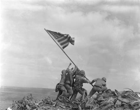 File:Raising the Flag on Iwo Jima, positive.jpg - Wikimedia Commons