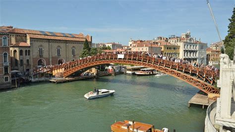 Venezia, inaugurato il Ponte dell'Accademia restaurato - YouTube