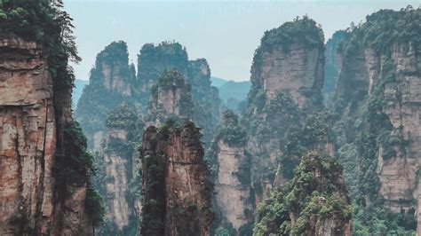 2-Day Zhangjiajie Itinerary - Exploring Floating Mountains in China