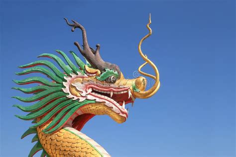 Chinese Style Dragon Statue/Dragon Head Stock Image - Image of ...