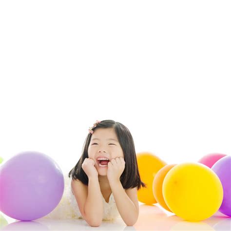 Easy Balloon Games for Kids - The Inspired Treehouse