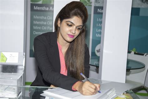 Here's why nearly 2 crore women left office jobs in India over 7 years ...