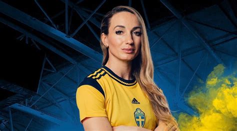 Kosovare Asllani - Bio, Facts, Age, Boyfriend, Net Worth, Quotes