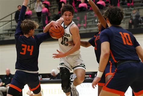 Boys basketball: Reagan stays in command in 28-6A