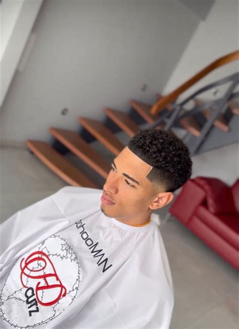 Jude Bellingham in 2024 | Taper fade curly hair, Hair cuts, Curly hair ...