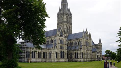 The Architecture of Salisbury Cathedral - Brewminate: A Bold Blend of ...