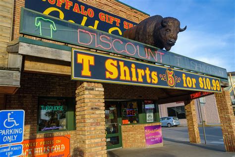 Wall Drug Store - Amazing America