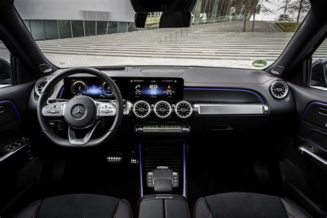 The interior of the Mercedes EQB - Changing Lanes